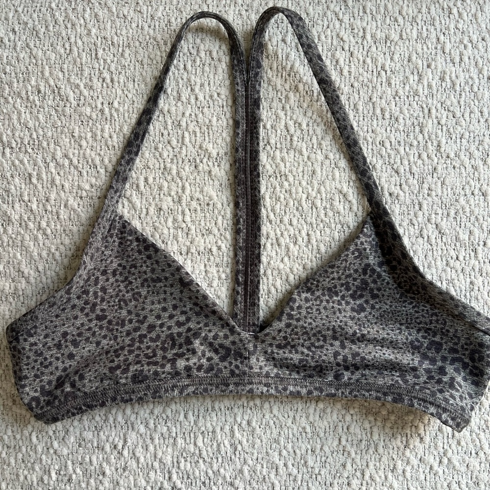 Fleo Gray Leopard Sports Bra